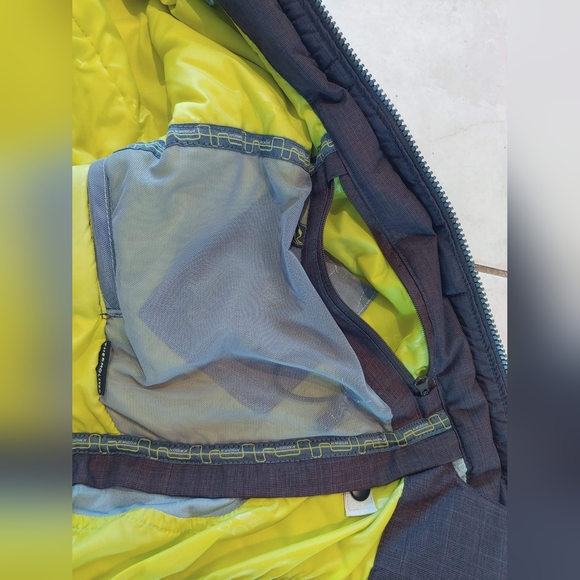 KARBON,NWOT, ladies winter's coat, ski and snow jacket, coat size 8 - Picture 15 of 16